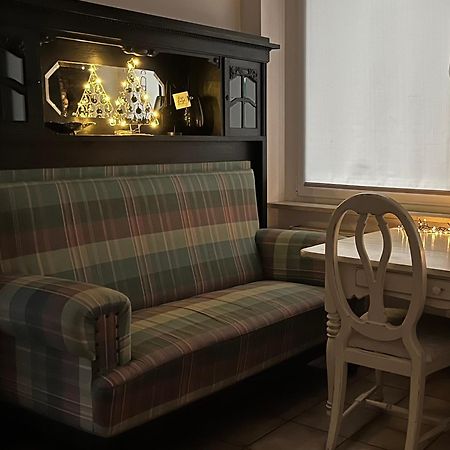 Nostalgie Apartment - 3 Zimmer, 5 Betten, 7 Personen, Kontaktloses Einchecken, Netflix Wuppertal Esterno foto