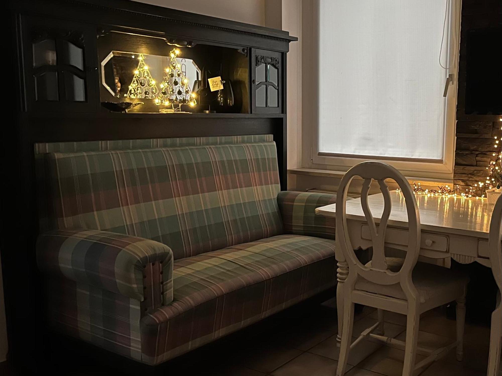 Nostalgie Apartment - 3 Zimmer, 5 Betten, 7 Personen, Kontaktloses Einchecken, Netflix Wuppertal Esterno foto